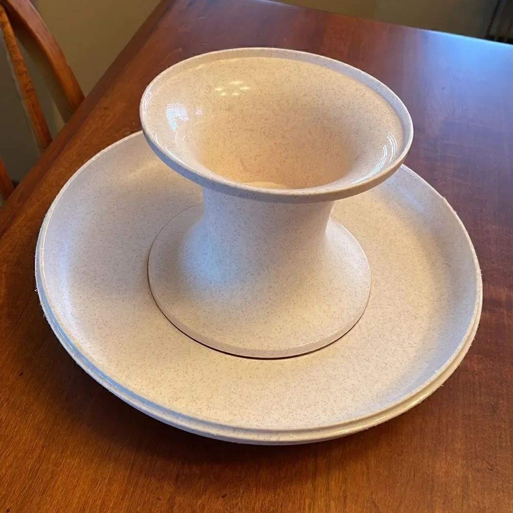 Tupperware Serve it All Set Cake / Pie Stand / Vegetable or Chip Dip Pedestal